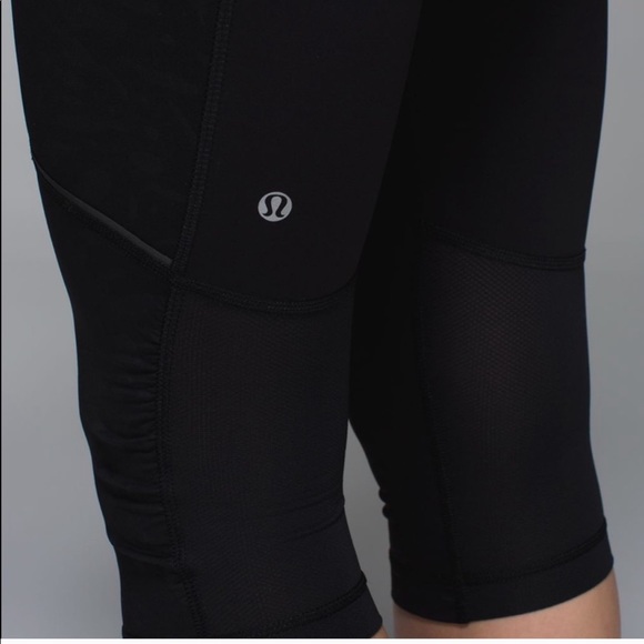 lululemon athletica cropped leggings with pockets - Picture 4 of 8